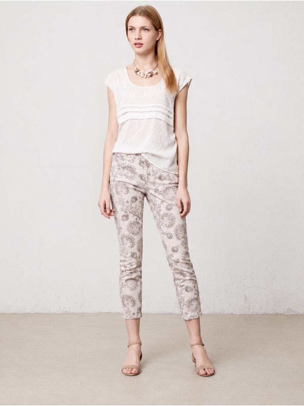 Anthropologie Pilcro and The Letterpress Paisley Floral Crop Jeans Size 27 Ivory